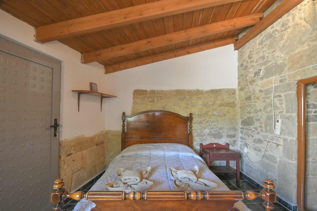 Stone House Apartment Malona Village Bagian luar foto